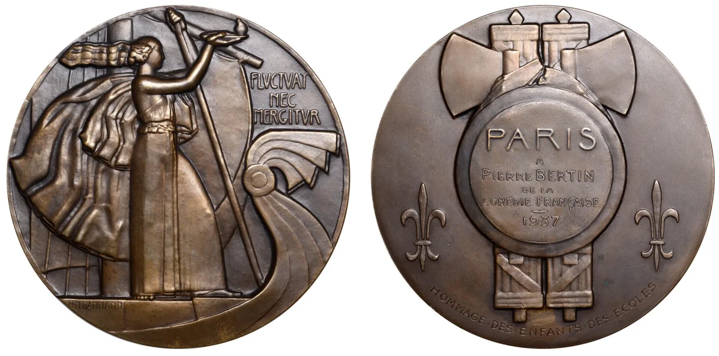 Two faces of a bronze medal: on the left a robed figure holding a staff beside a ship's prow with the motto FLUCTUAT NEC MERGITUR; on the right an inscribed cartouche between fasces and fleurs-de-lis reading PARIS and a name and date
